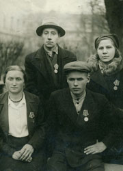 Архивисты, награжденные медалью «За оборону Москвы»
