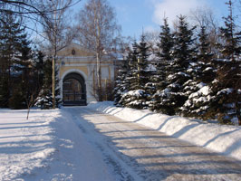 Лефортовский дворец. Главная аллея.